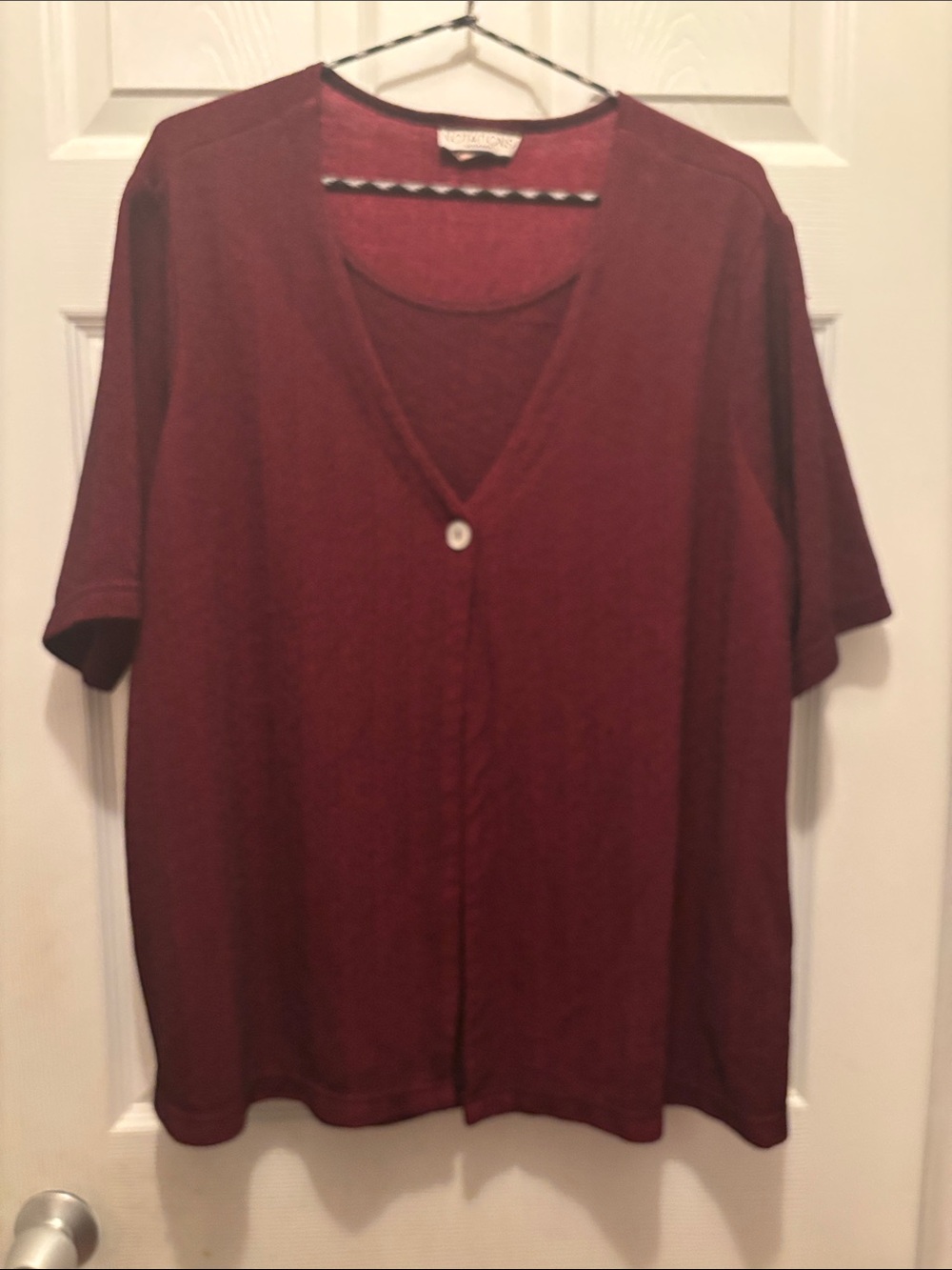 Royal Robbins Women's Burgundy Short Sleeve V-Neck Button Top